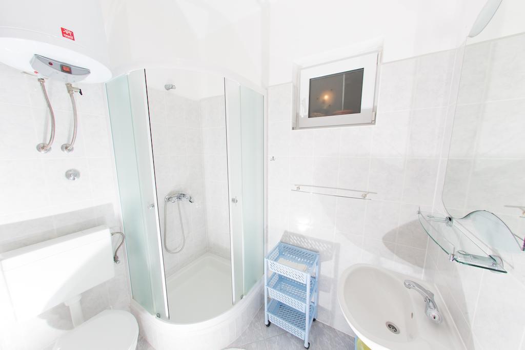 Apartments Ticinovic Omis Phòng bức ảnh